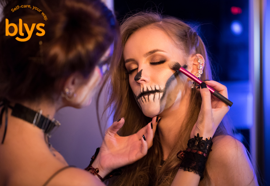 Last-Minute Halloween Beauty Hacks