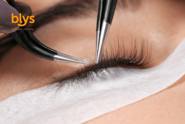 lash-extensions-at-home