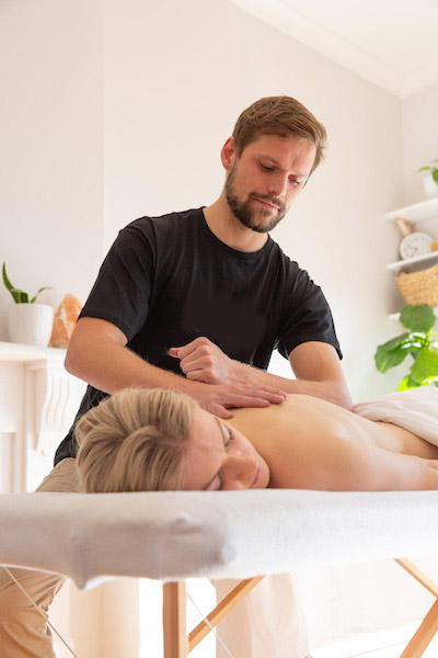 thai massage therapist